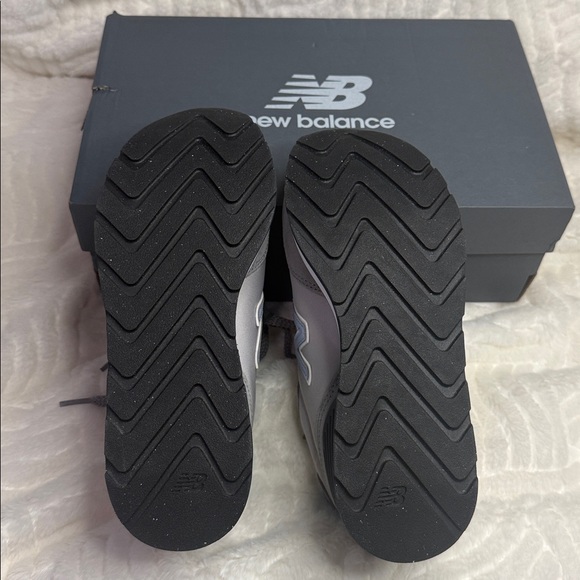 New Balance 515 Classic Sneakers Gray Size 5.5 NIB - Picture 8 of 9